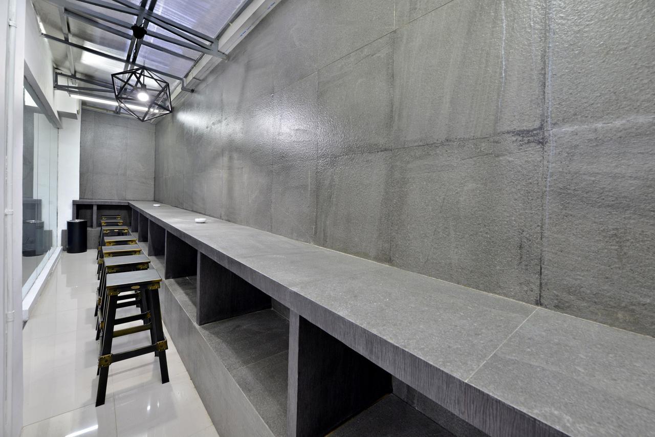 Whiz Hotel Falatehan Jakarta Extérieur photo